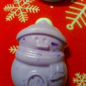 Cinnamon and mistletoe goat's milk/ shea but soap